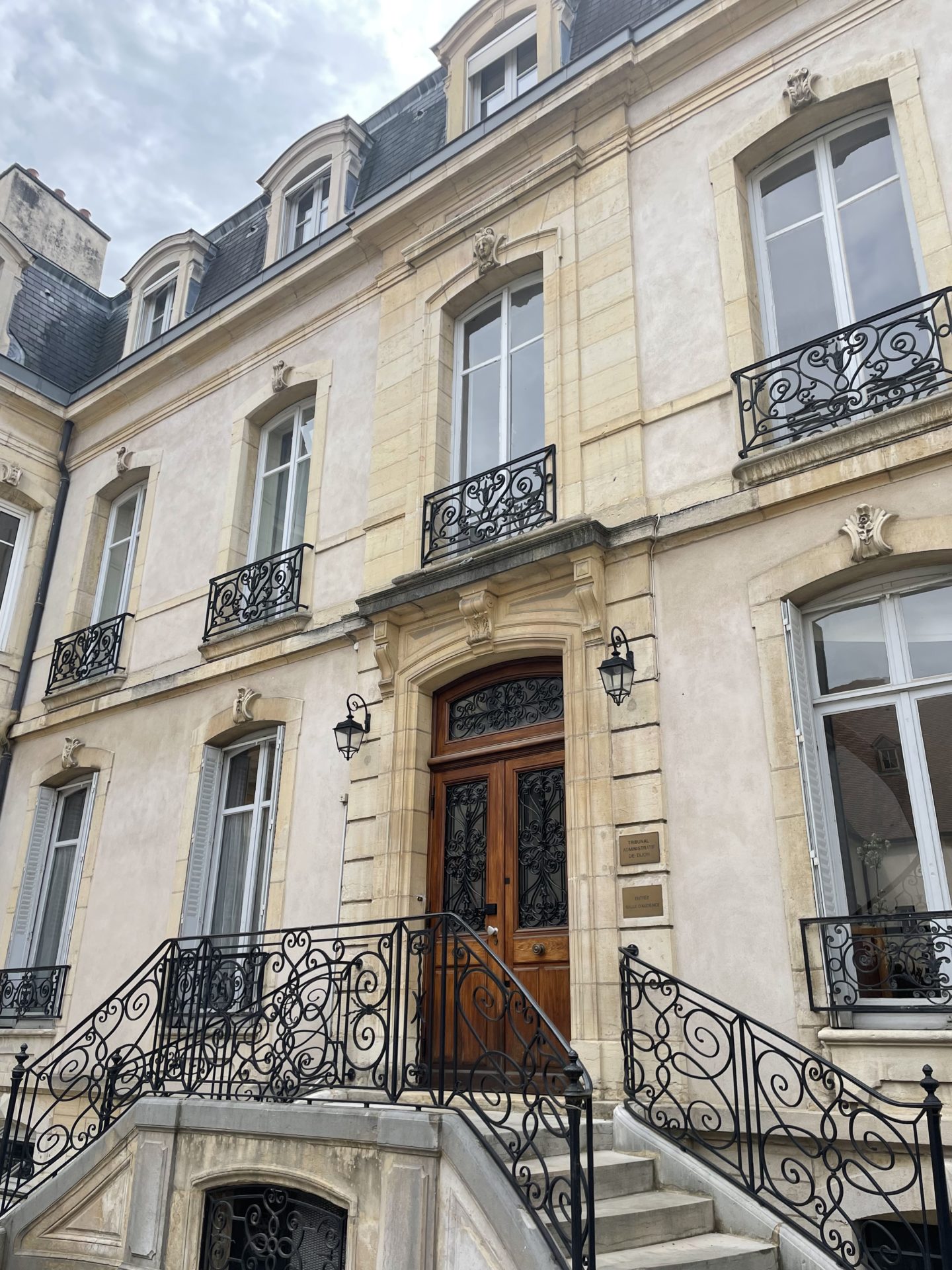 Aude Martin Avocat Photo de la façade du tribunal administratif de Dijon